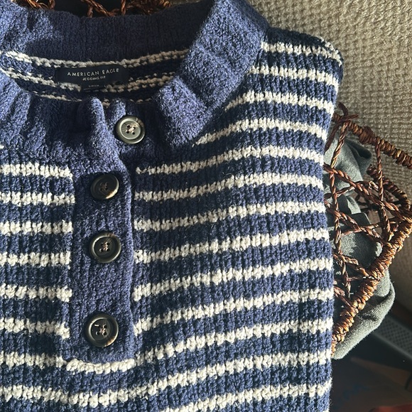 American Eagle Sweater - Picture 3 of 6